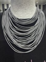 Collana multifili corta