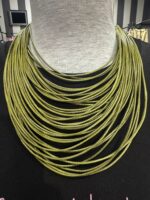 Collana multifili corta